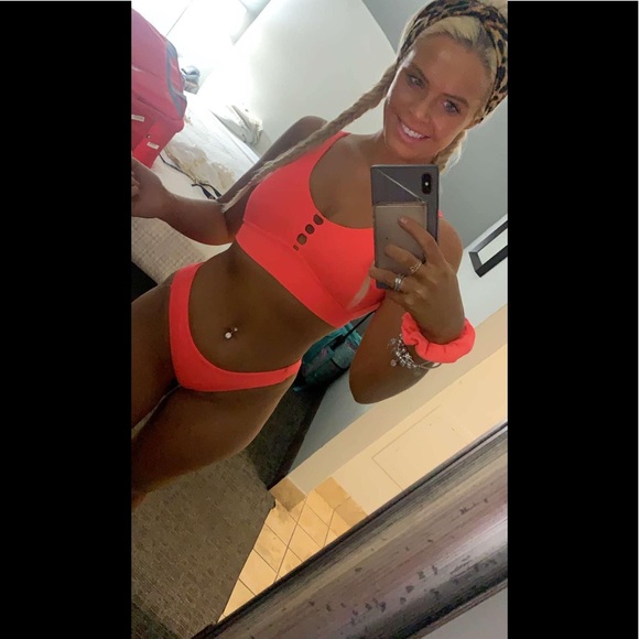 Meet your Posher, Amber - Picture 5 of 15